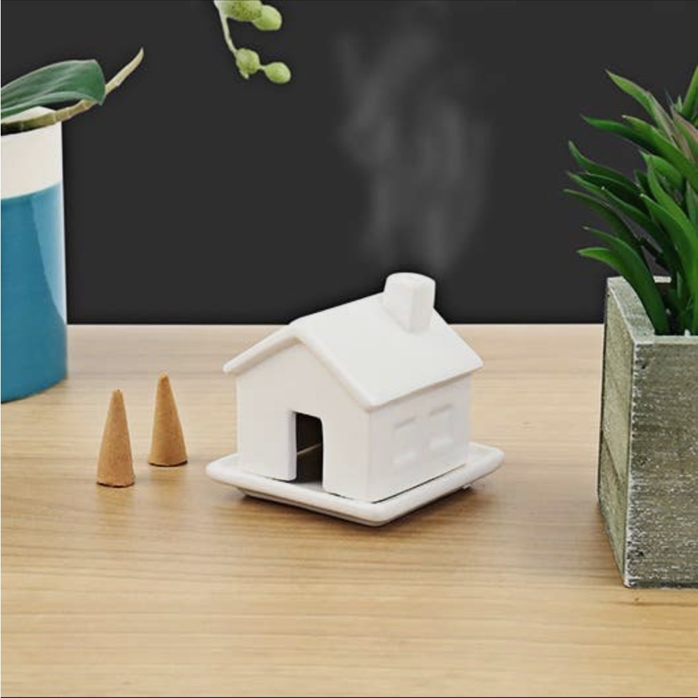 Incense House with 3 cones